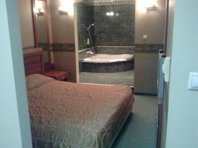 Ambasador Pristina Kosovo doubleroom and bathroom view 